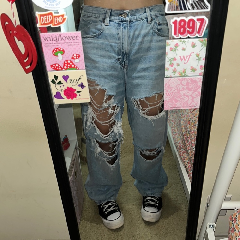 American eagle ripped jeans